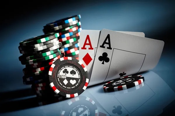 busid live-dealer table on mobile showing blackjack with professional dealer